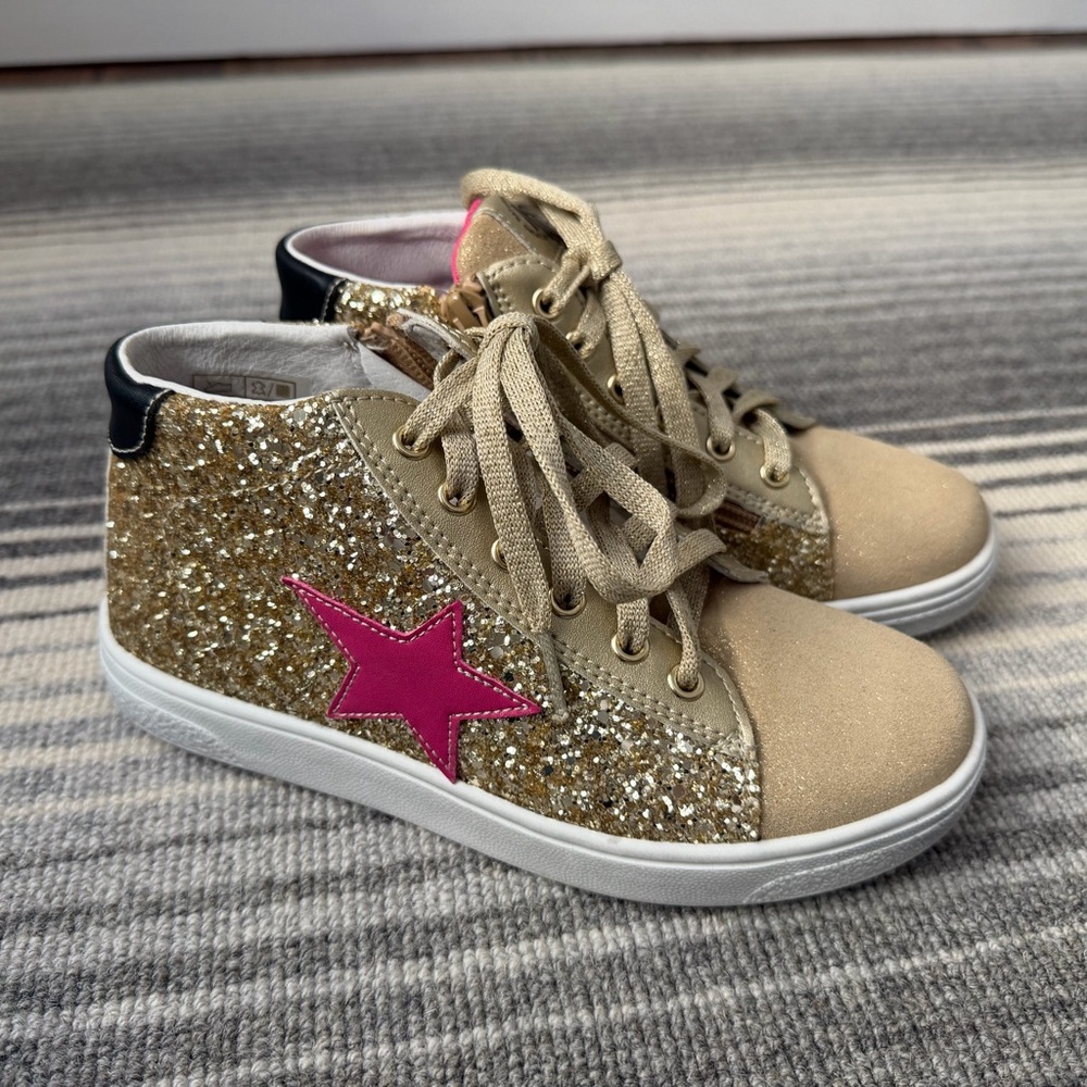 Naturino Gold Glitter Sneakers with Pink Star…sz 1.5 … NEW!